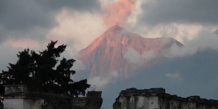 GU-Antigua-volcan